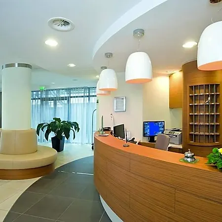 Vittoria 4*