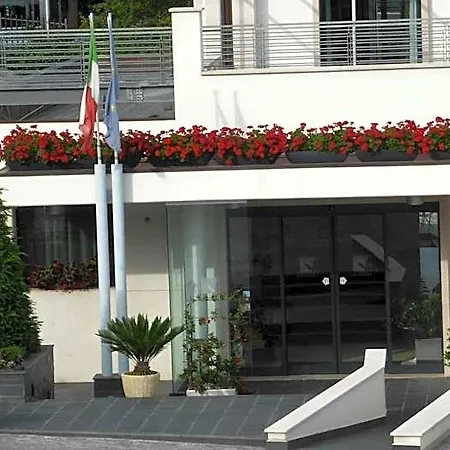 Vittoria 4*