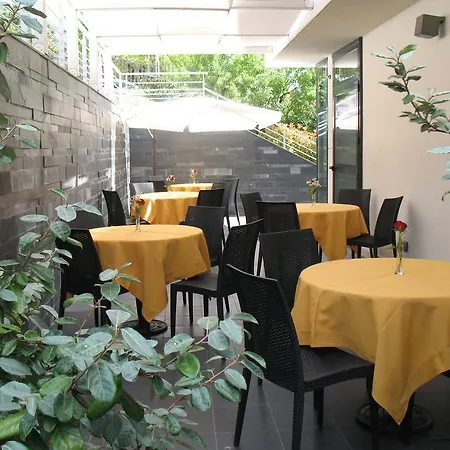 Vittoria 4* 산 조반니 로톤도